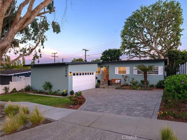 1210 Keats Street, Manhattan Beach, CA 90266
