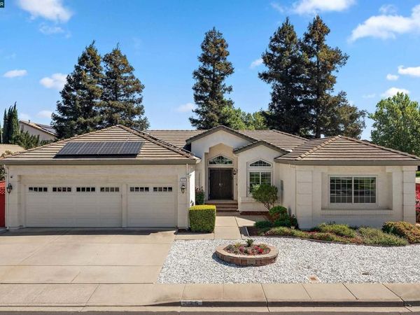 125 Deerglen Cir , Vacaville, CA 95687