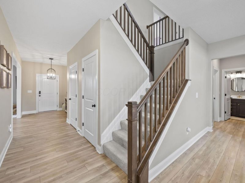 8400 Apricot Way, Plain City, OH 43064 Photo 32