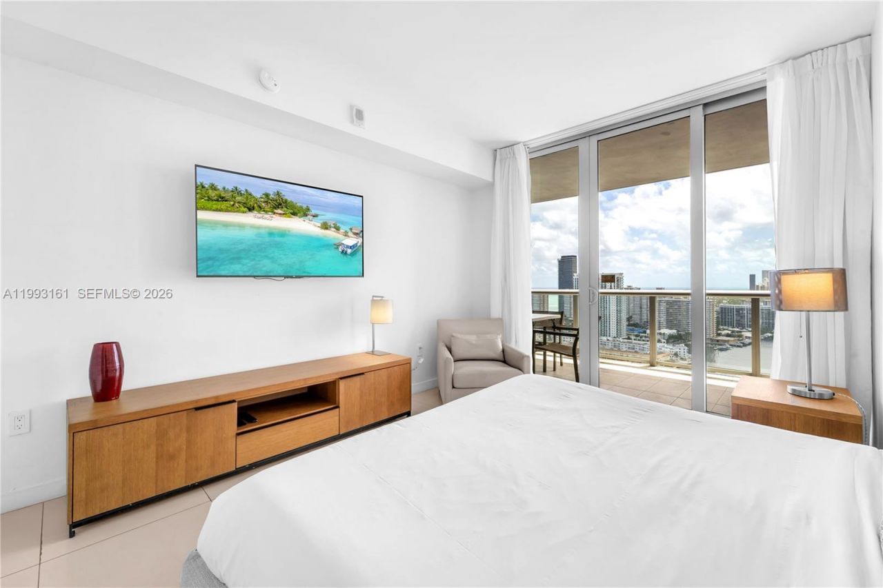 2602 E Hallandale Beach Blvd, Unit R2805, Hallandale Beach, FL 33009 Photo