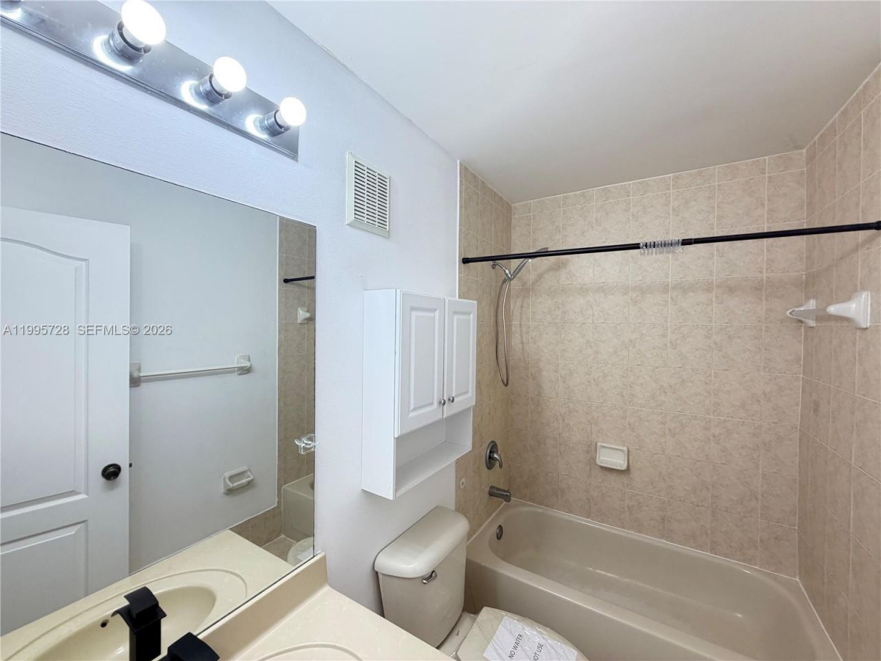 7080 NW 177th St, Unit 209-13, Hialeah, FL 33015 Photo