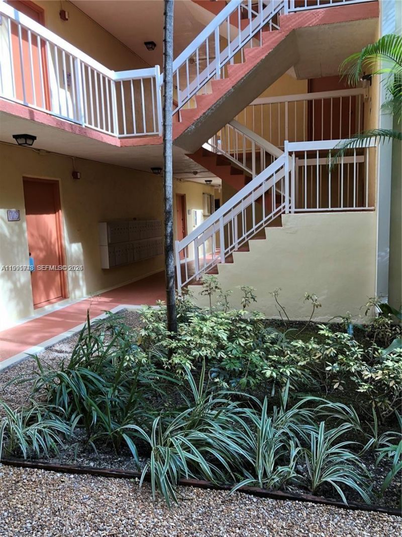 7910 Camino Real, Unit N412, Miami, FL 33143 Photo