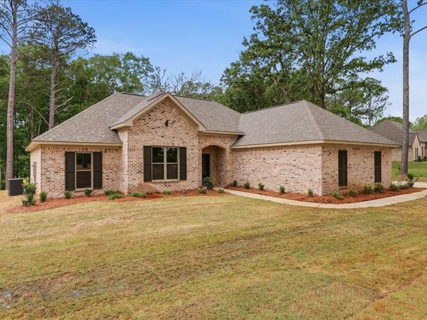 219 Walter Jones, Mendenhall, MS 39114