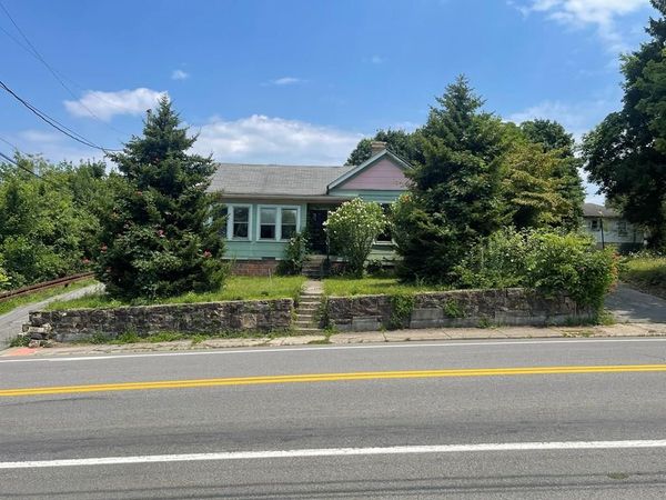 305 3RD AVENUE, BECKLEY, WV 25801