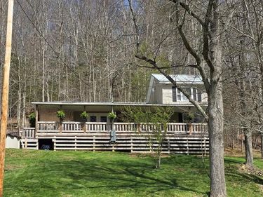 227 Nettie Lane, SCARBRO, WV 25917