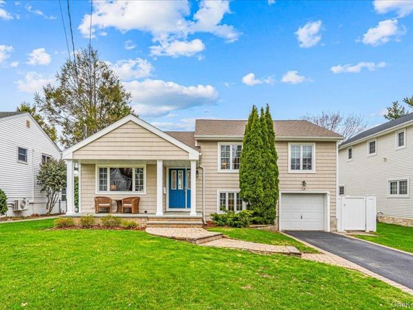 24 Walden Avenue, Jericho, NY 11753