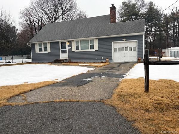 499 Old Country Road , Deer Park, NY 11729