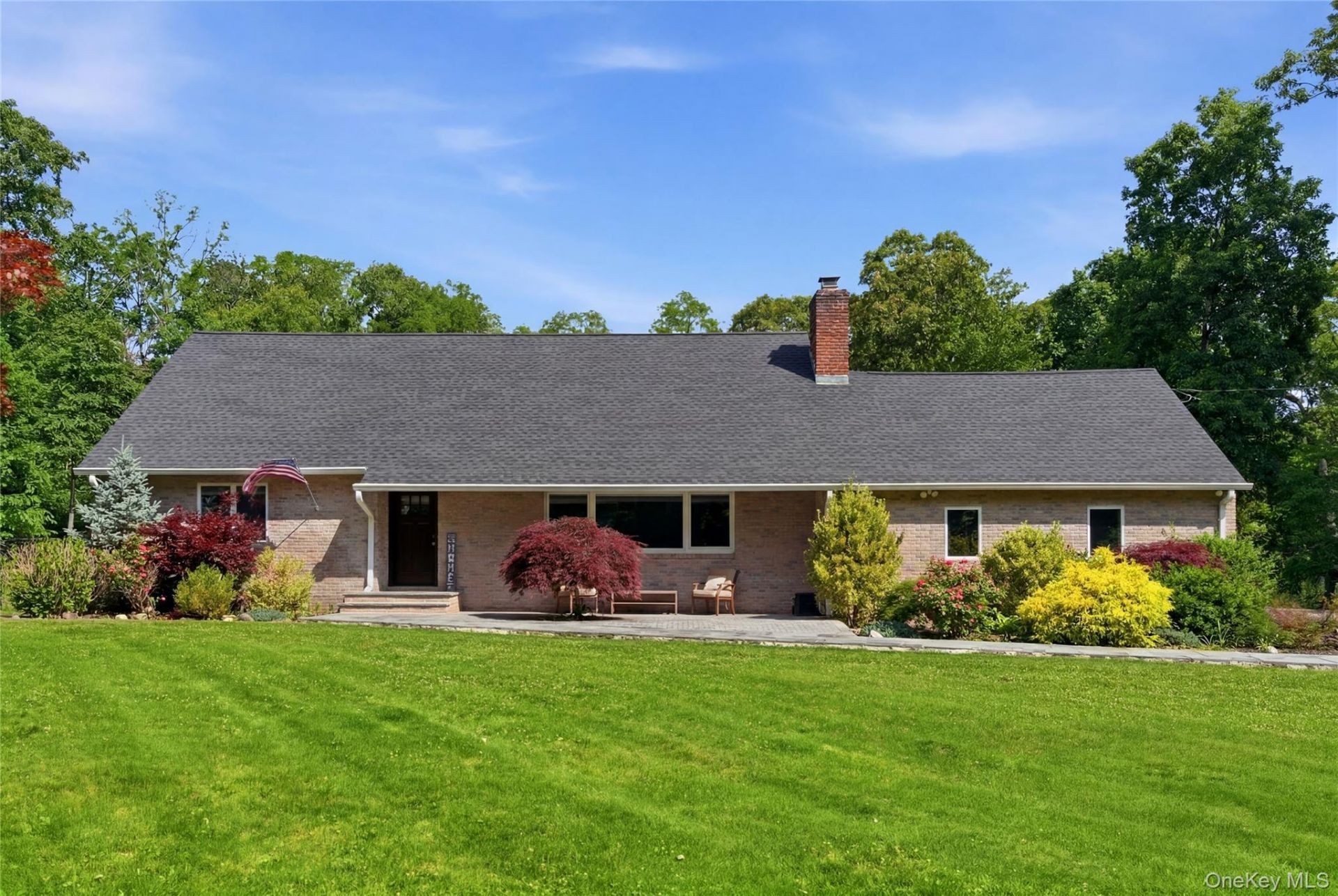 431 Woodbury Road, Cold Spring Harbor, NY 11724 Main Photo