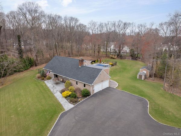 431 Woodbury Road , Cold Spring Harbor, NY 11724