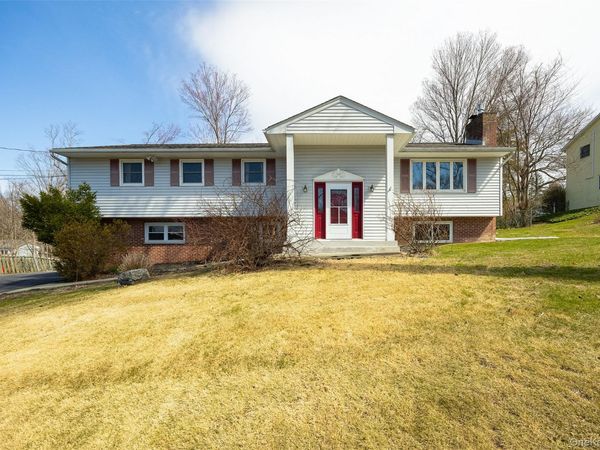 137 Simone Drive , Poughkeepsie, NY 12603