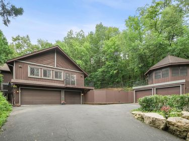 9001 Poplar Bridge Road, Bloomington, MN 55437