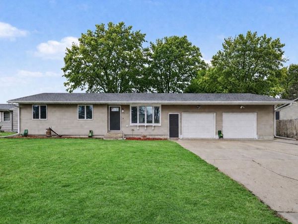 510 N Montgomery Avenue, Le Center, MN 56057