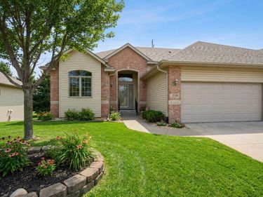 10106 Chestnut Circle N, Brooklyn Park, MN 55443