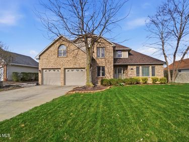 2118 S Lake Court, Findlay, OH 45840