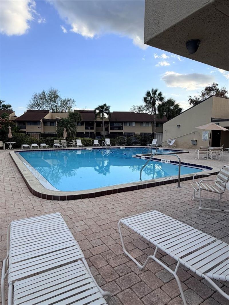 720 N Village Drive N, Unit 103, Saint Petersburg, FL 33716 Photo