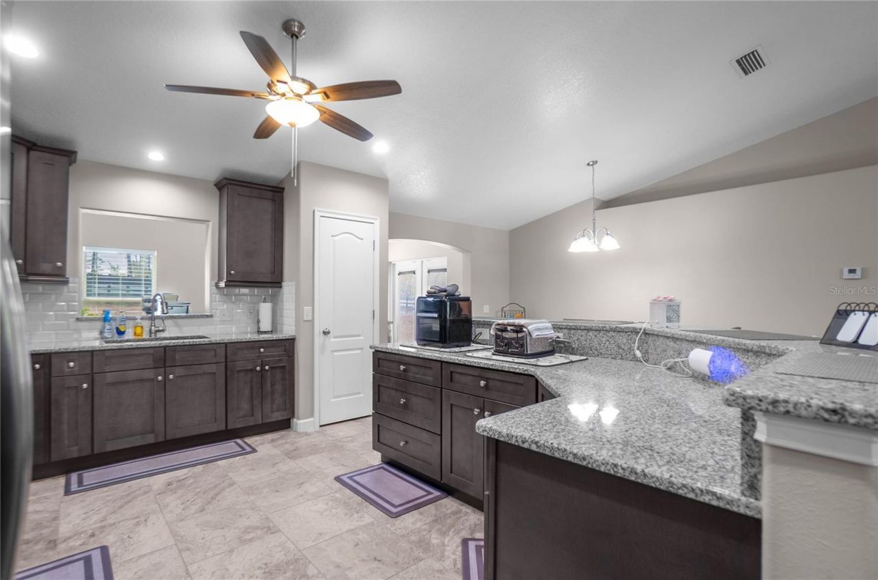 4330 W Drake Lane , Dunnellon, FL 34433 Photo