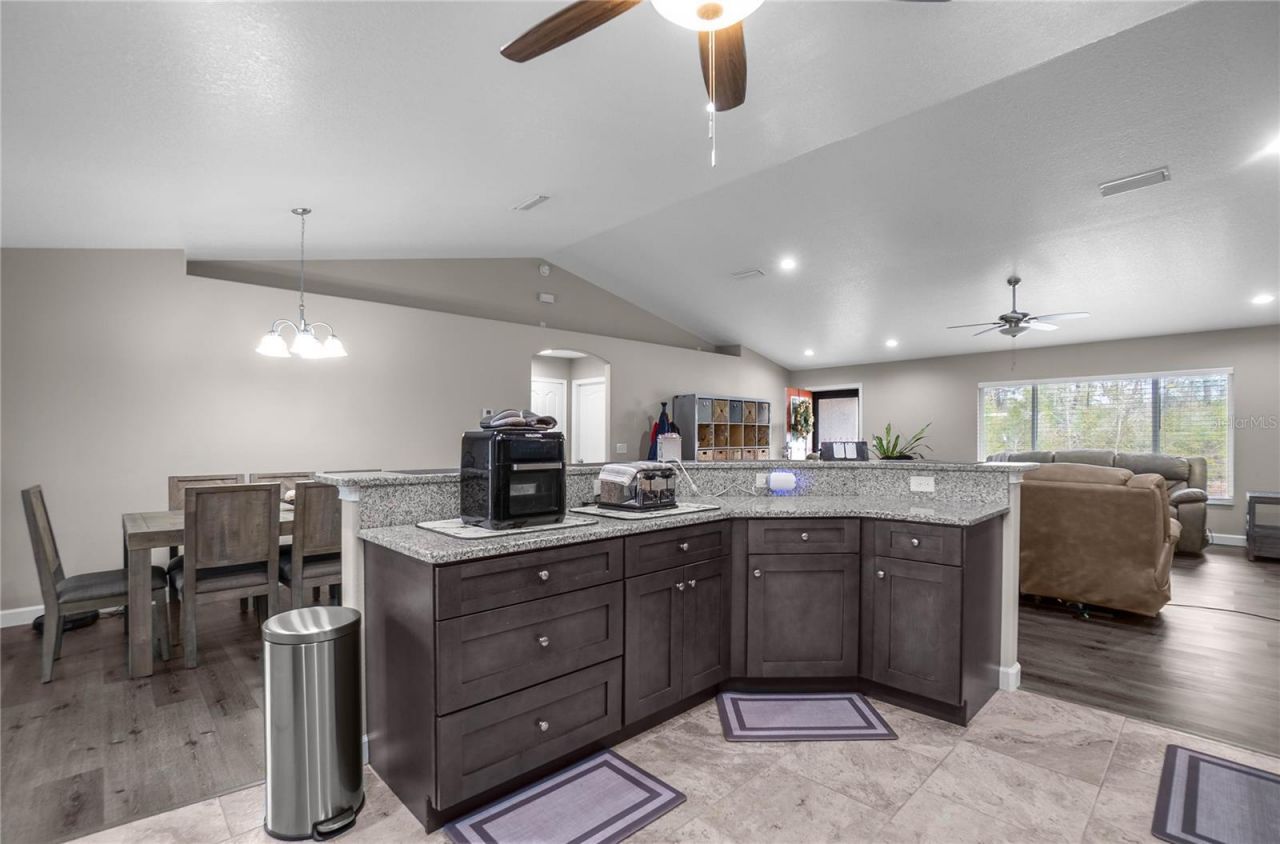 4330 W Drake Lane , Dunnellon, FL 34433 Photo