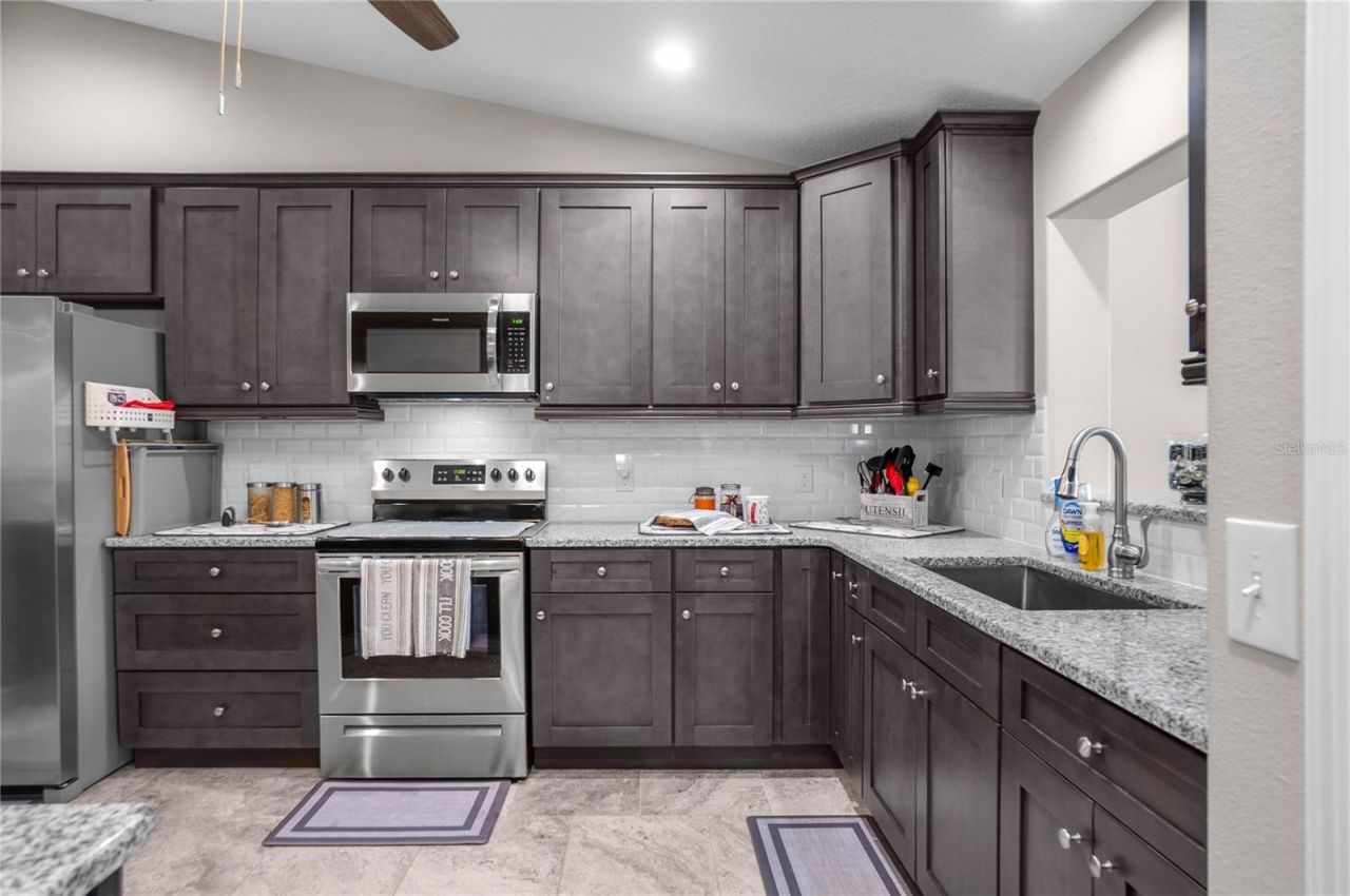 4330 W Drake Lane , Dunnellon, FL 34433 Photo