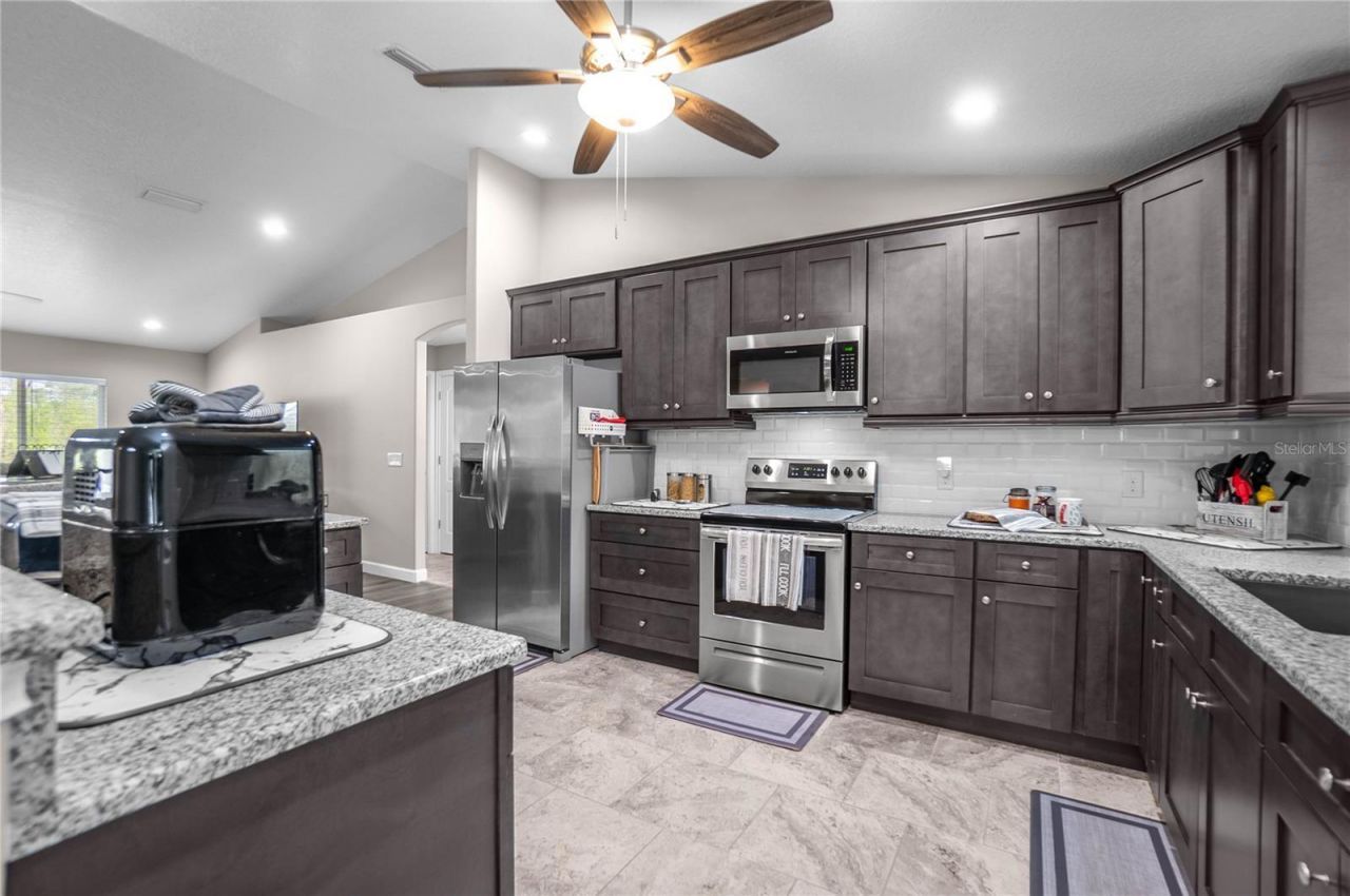 4330 W Drake Lane , Dunnellon, FL 34433 Photo