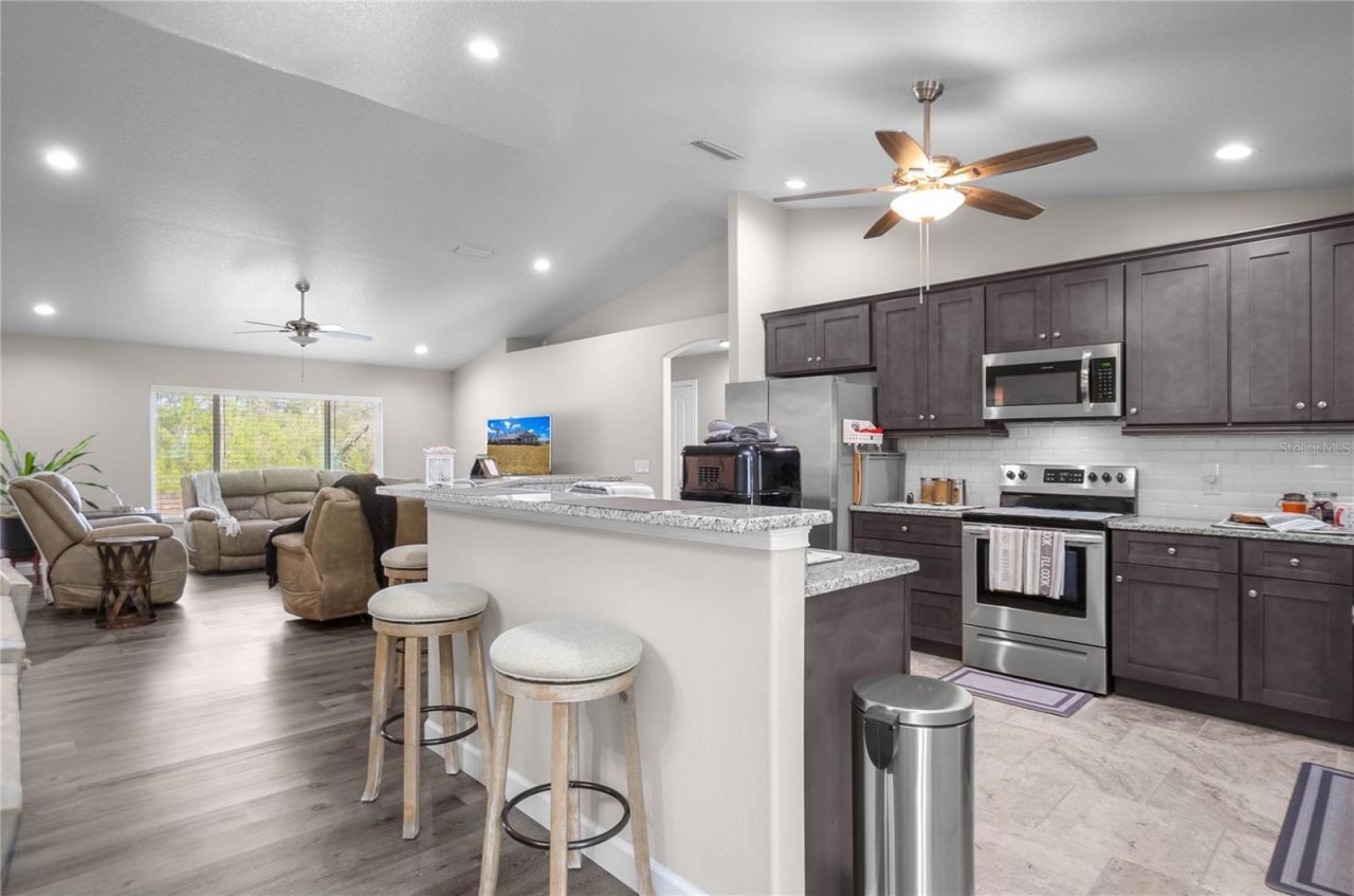 4330 W Drake Lane , Dunnellon, FL 34433 Photo