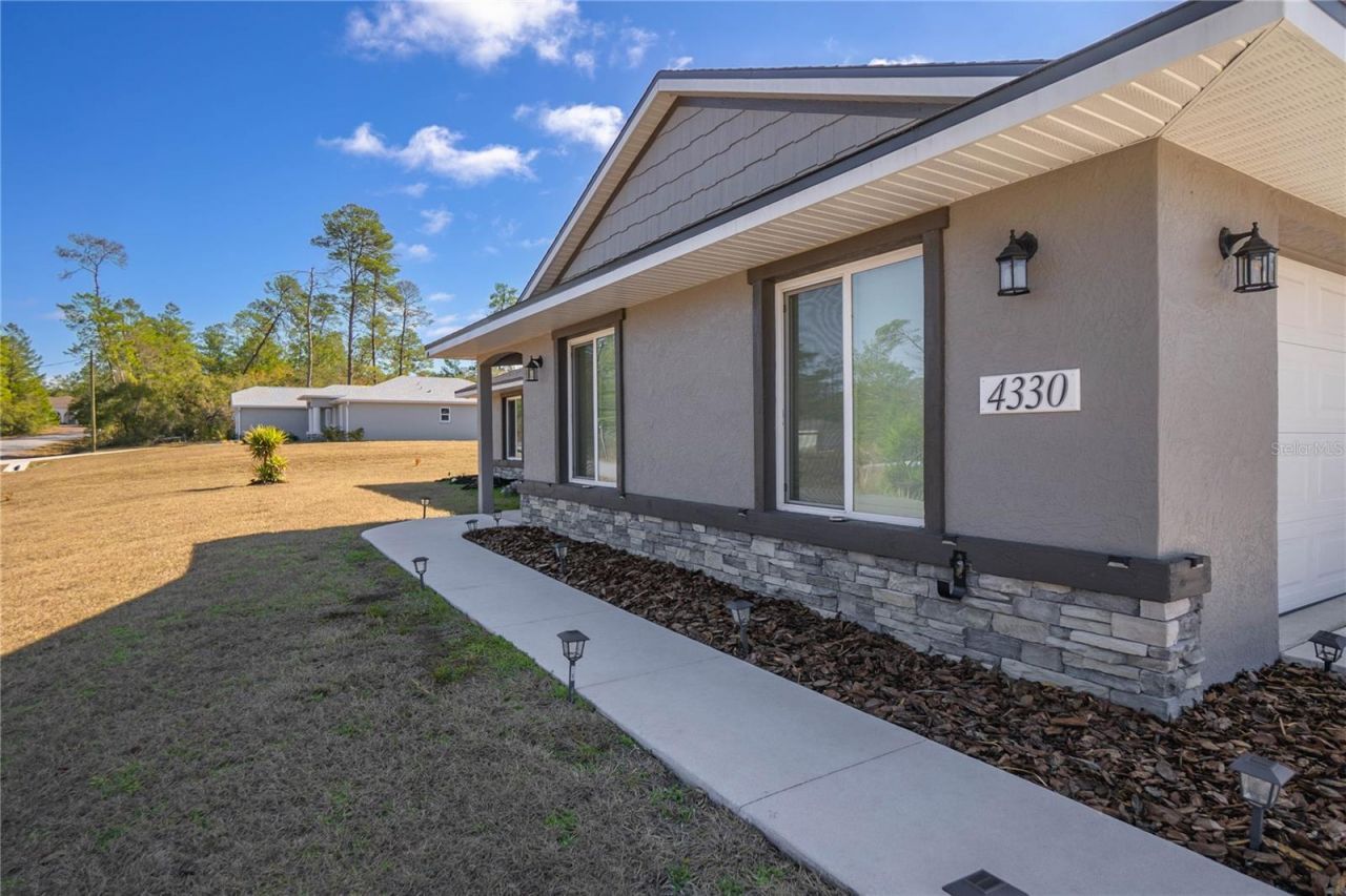 4330 W Drake Lane , Dunnellon, FL 34433 Photo