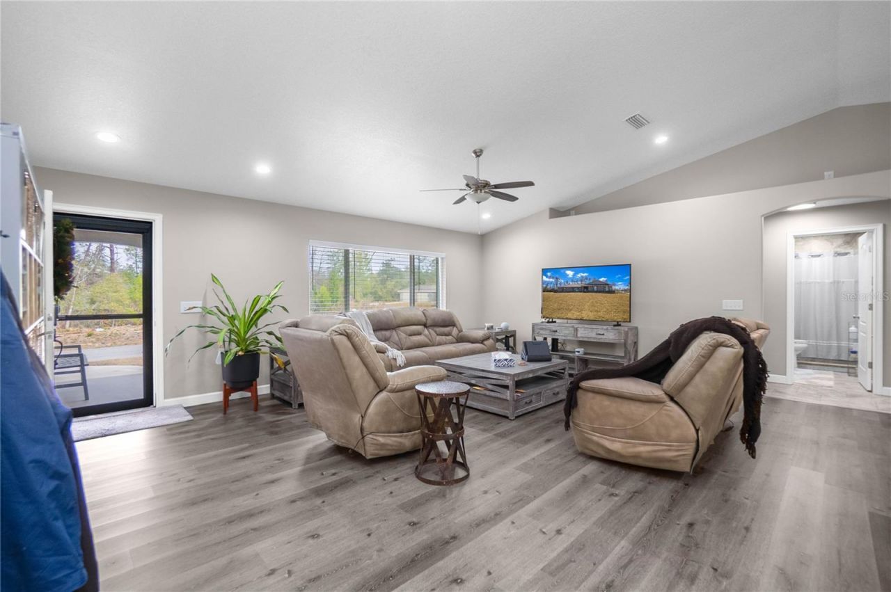 4330 W Drake Lane , Dunnellon, FL 34433 Photo