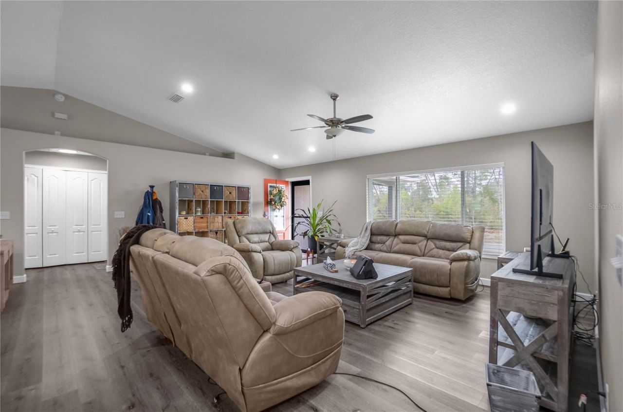 4330 W Drake Lane , Dunnellon, FL 34433 Photo