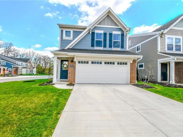 1630 S Golden Clove Bend, Sugarcreek Township, OH 45305
