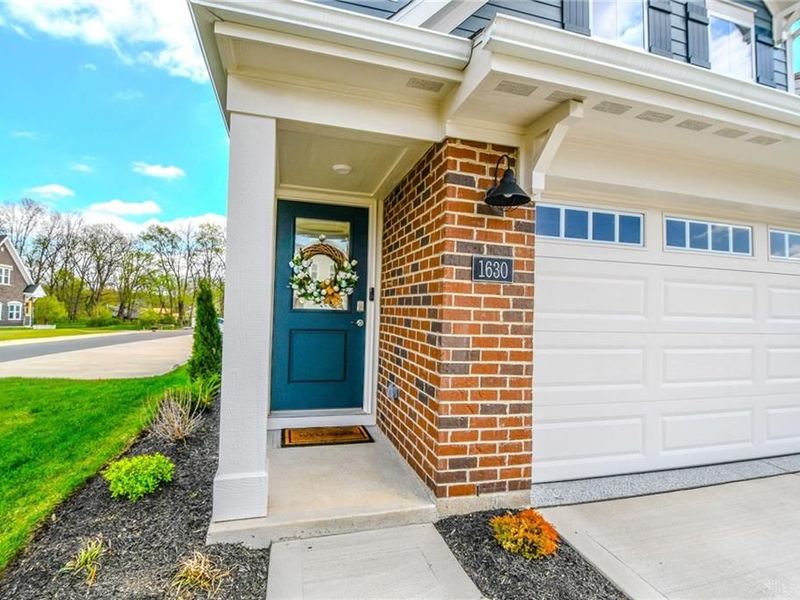 1630 S Golden Clove Bend, Sugarcreek Township, OH 45305 Photo 2