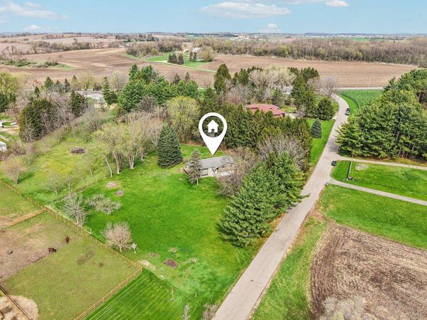 5963 Cherokee Valley Pass, Waunakee, WI 53597