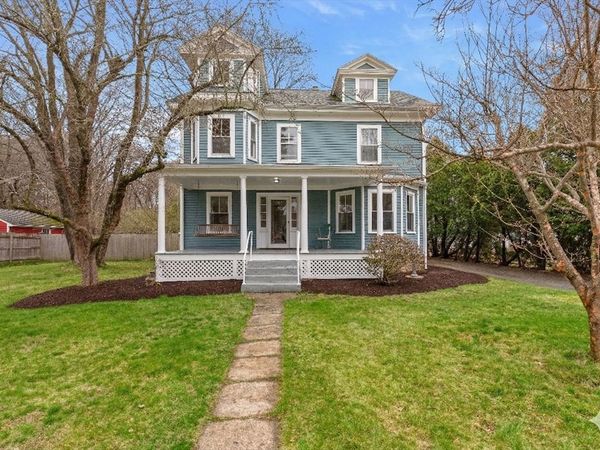 20 Perkins St, Wenham, MA 01984