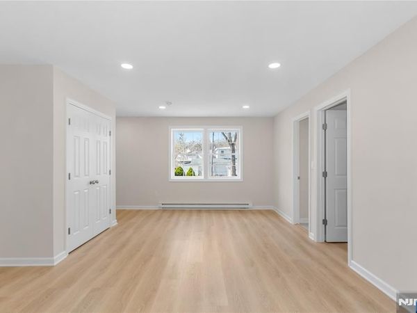 127 Main Street 2A, BLOOMINGDALE, NJ 07403