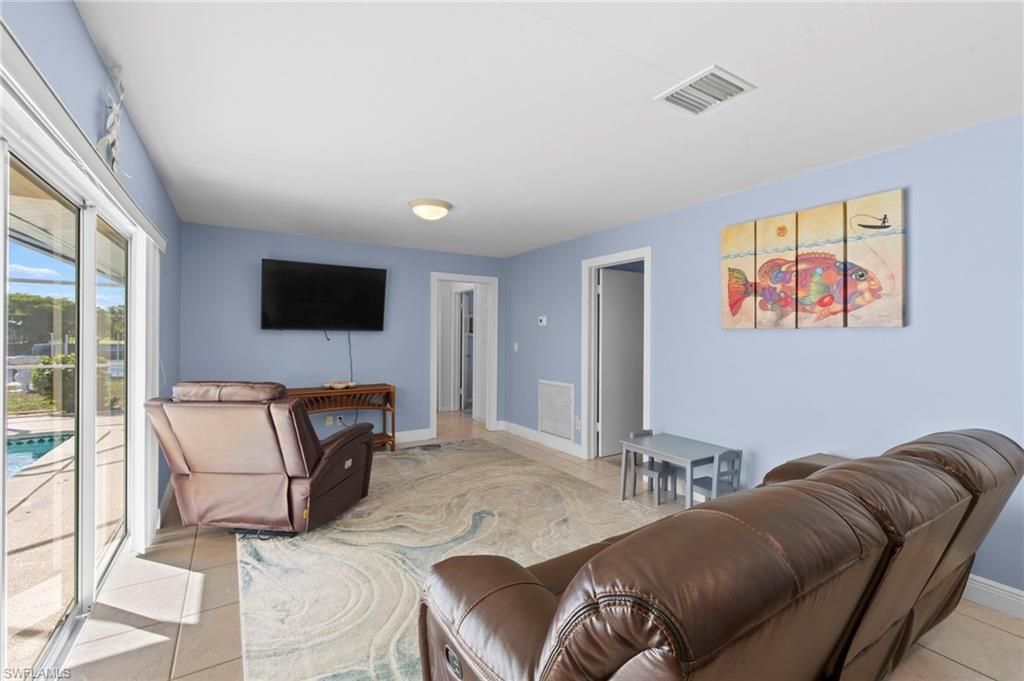 710 SE 43rd St , Cape Coral, FL 33904 Photo