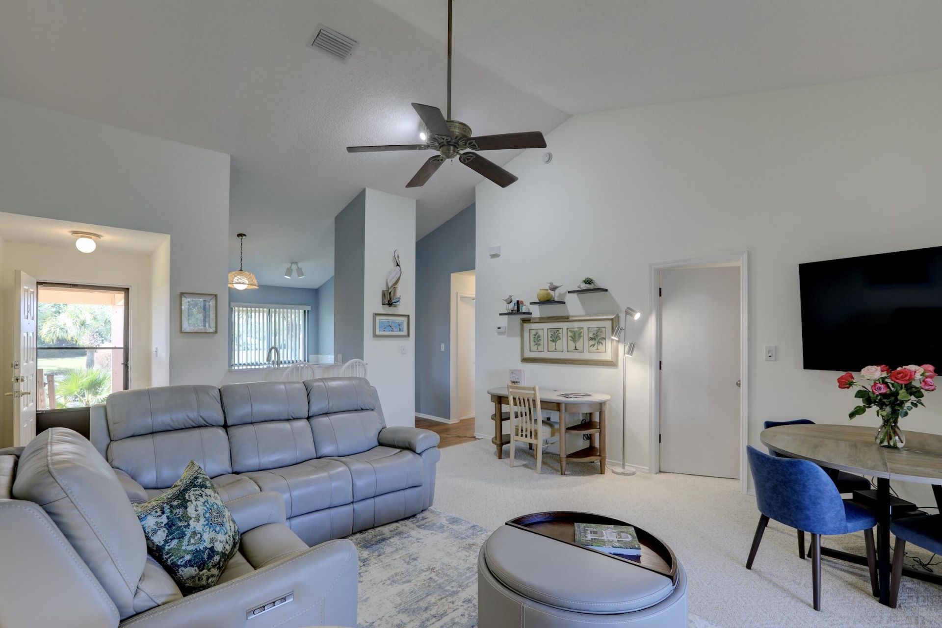 5720 Pelican Pointe Drive, Unit 3, Sebastian, FL 32958 Photo