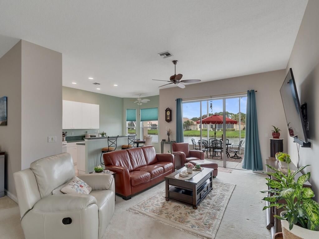 383 NW Sunview Way, Port Saint Lucie, FL 34986 Photo