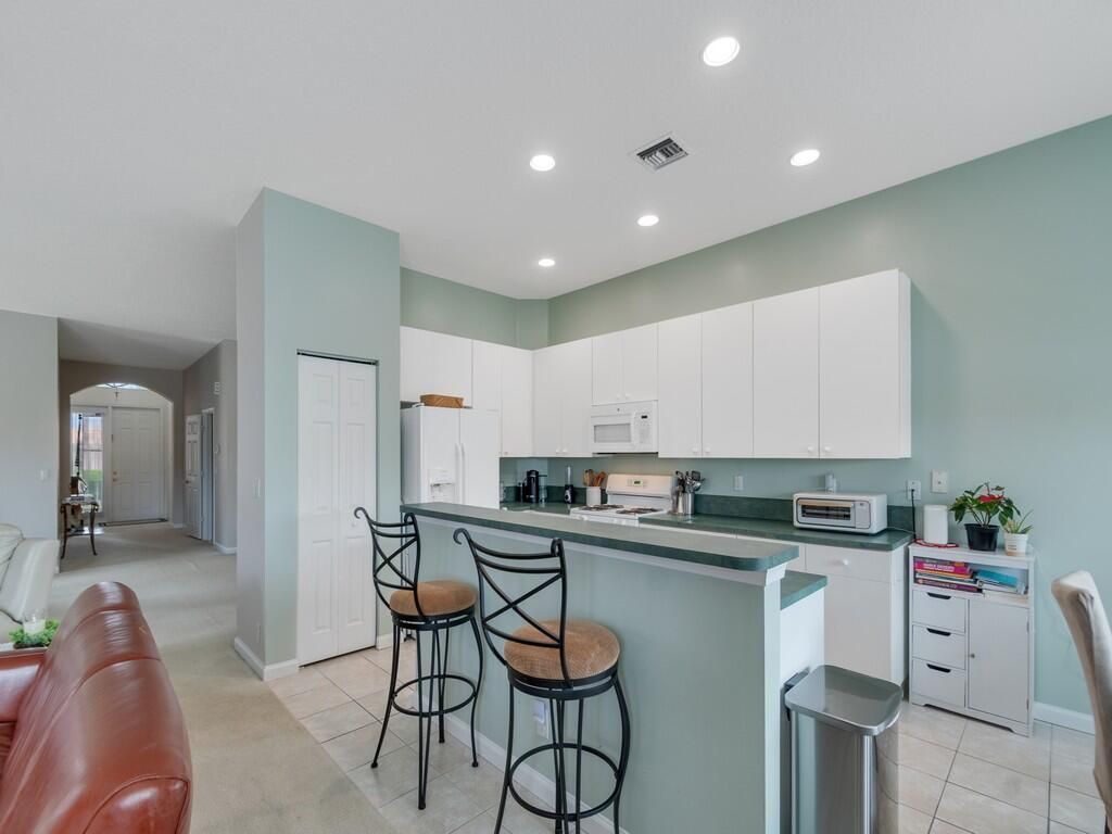 383 NW Sunview Way, Port Saint Lucie, FL 34986 Photo