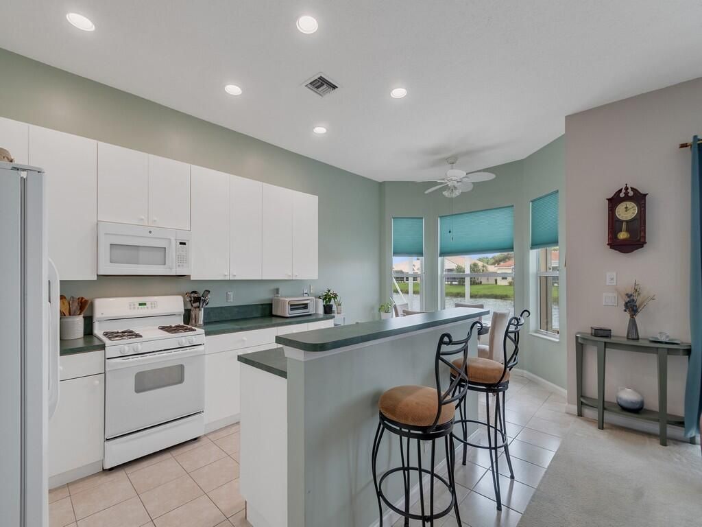 383 NW Sunview Way, Port Saint Lucie, FL 34986 Photo