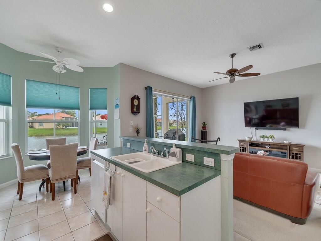 383 NW Sunview Way, Port Saint Lucie, FL 34986 Photo