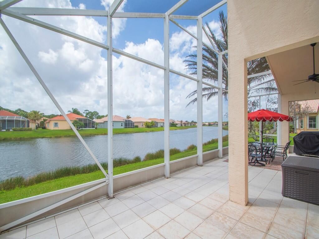 383 NW Sunview Way, Port Saint Lucie, FL 34986 Photo