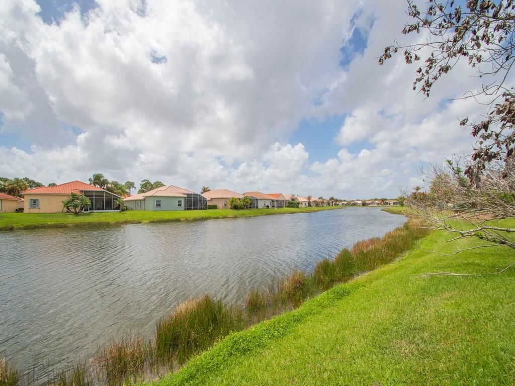 383 NW Sunview Way, Port Saint Lucie, FL 34986 Photo