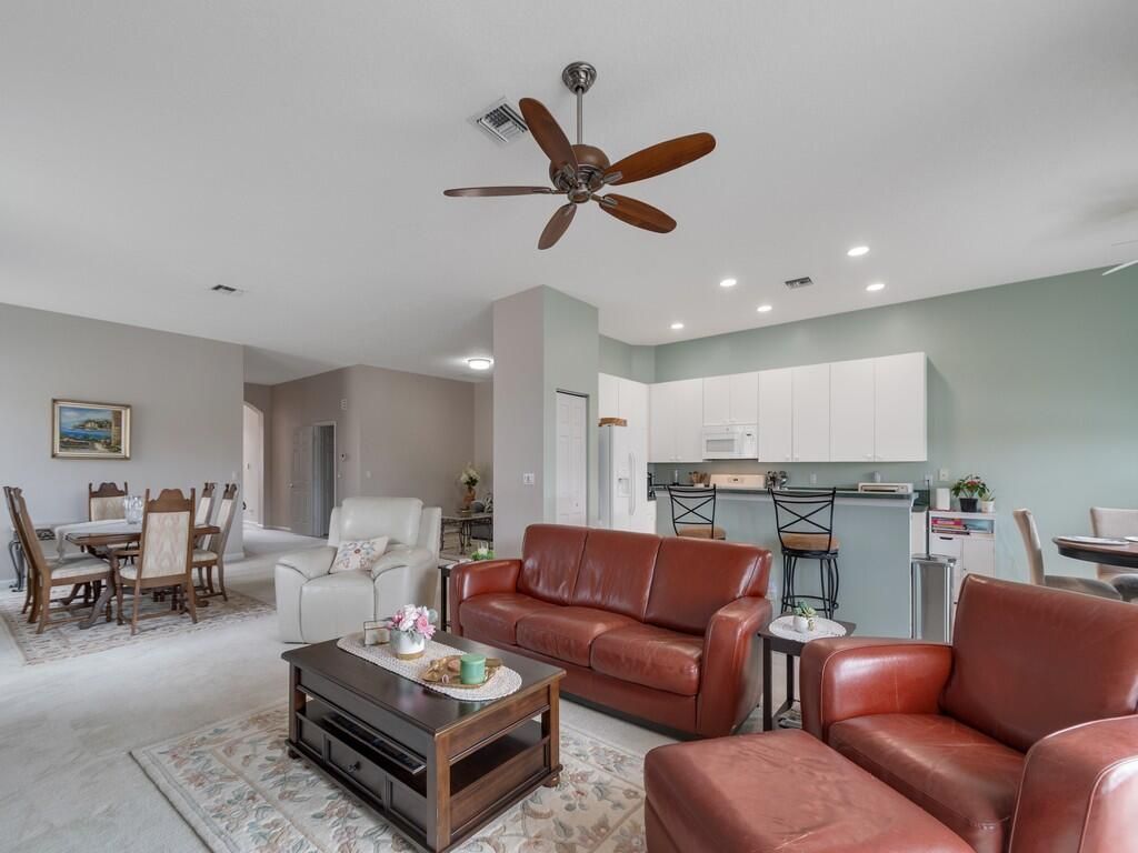 383 NW Sunview Way, Port Saint Lucie, FL 34986 Photo