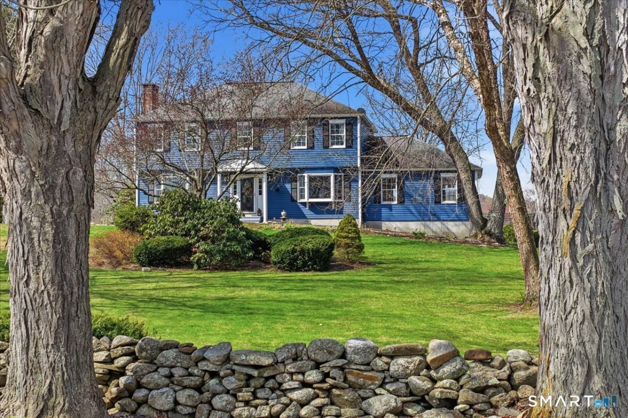 792 Wrights Crossing, Pomfret, CT 06259 Main Photo