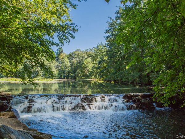 25 Merriam Avenue, Bronxville, NY 10708