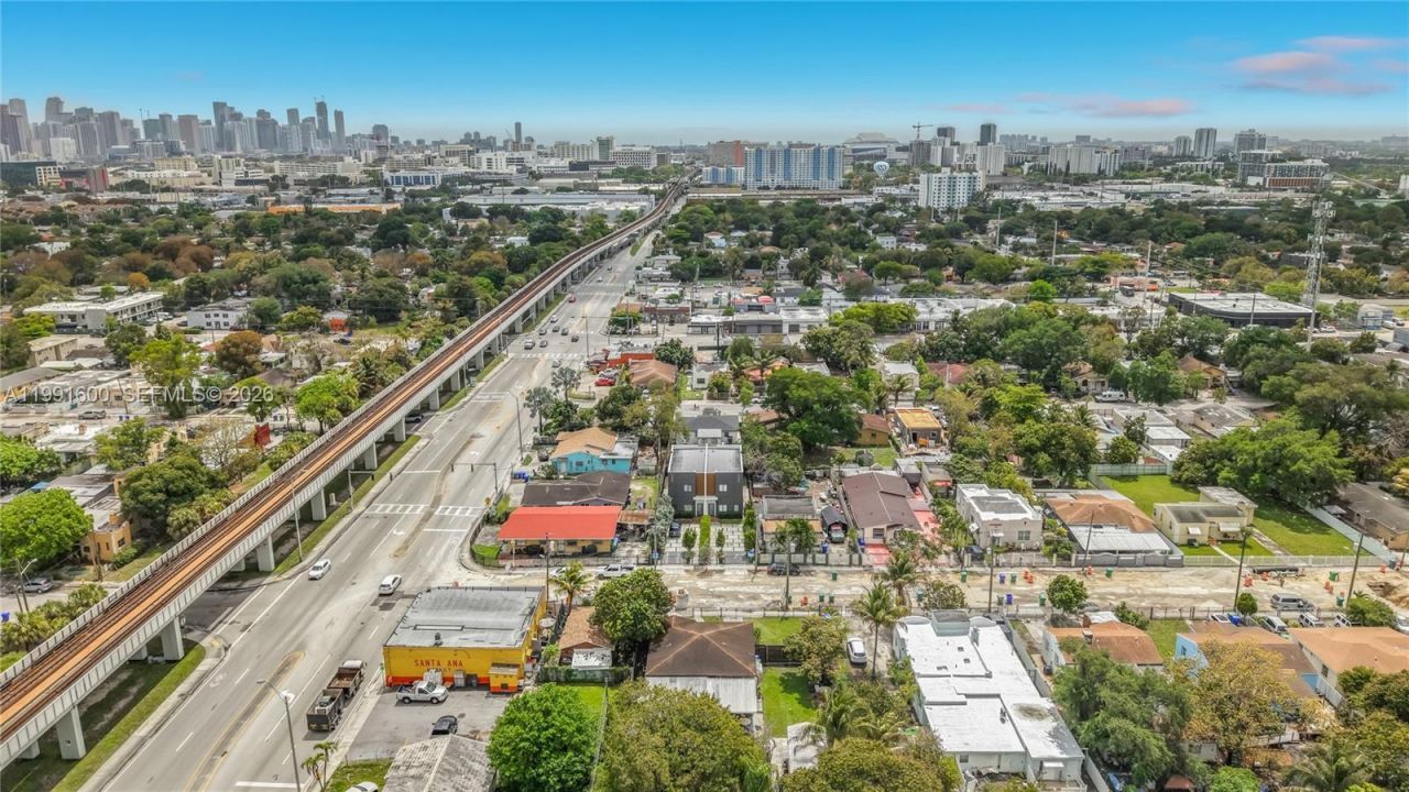 1220 NW 30th St , Miami, FL 33142 Photo