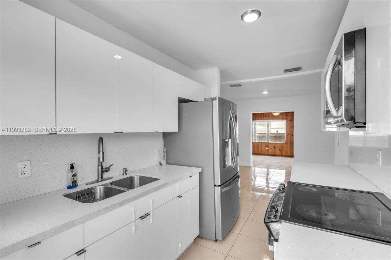 667 E 20th St , Hialeah, FL 33013 Photo