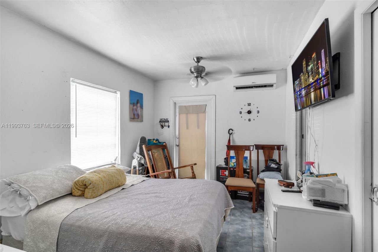 667 E 20th St , Hialeah, FL 33013 Photo