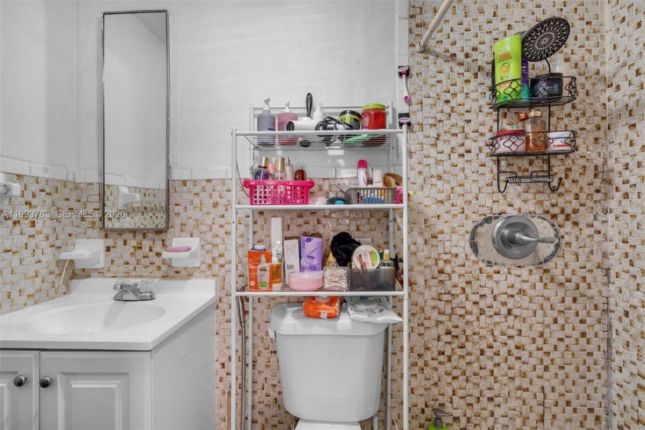 667 E 20th St , Hialeah, FL 33013 Photo