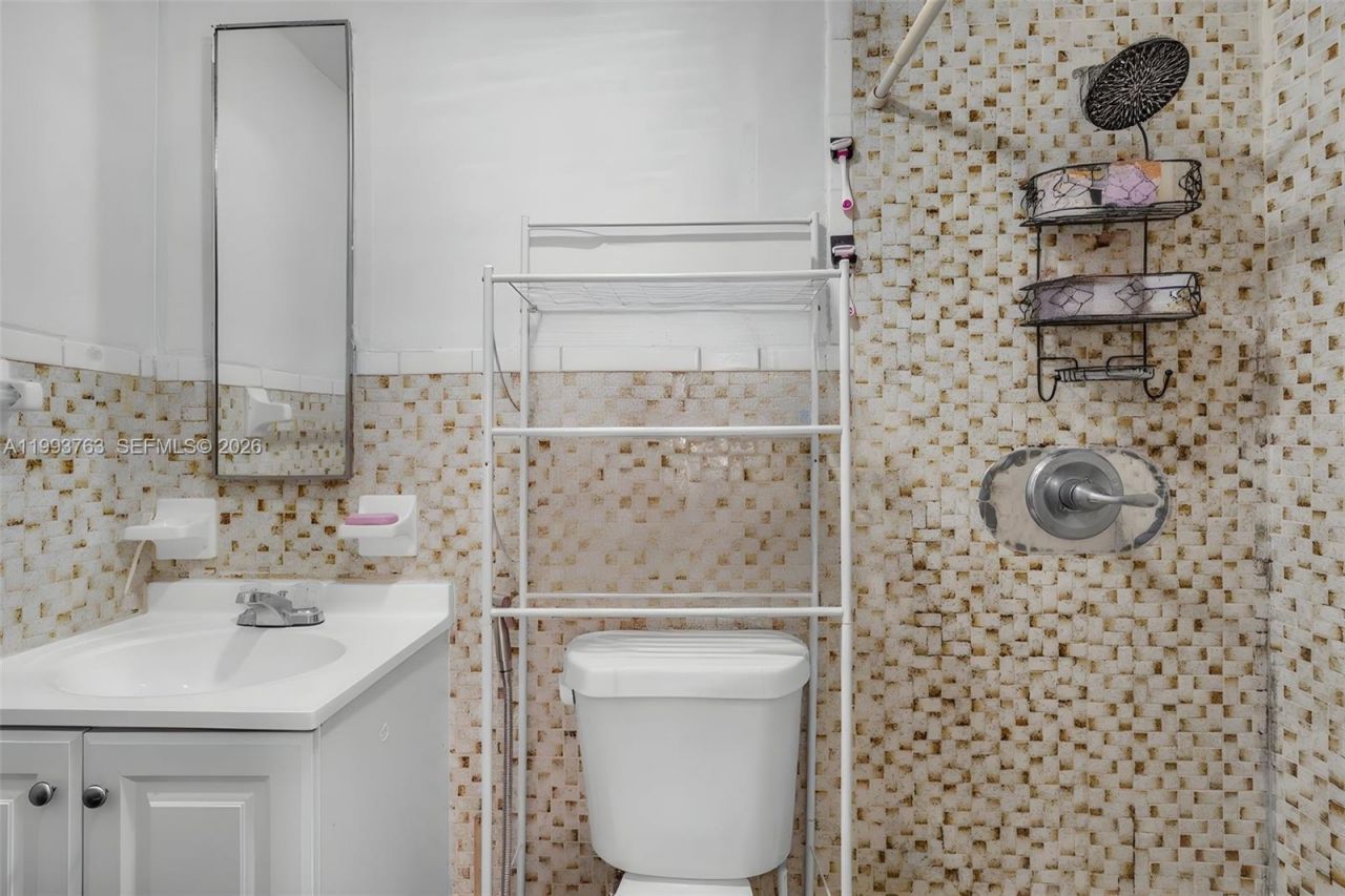 667 E 20th St , Hialeah, FL 33013 Photo