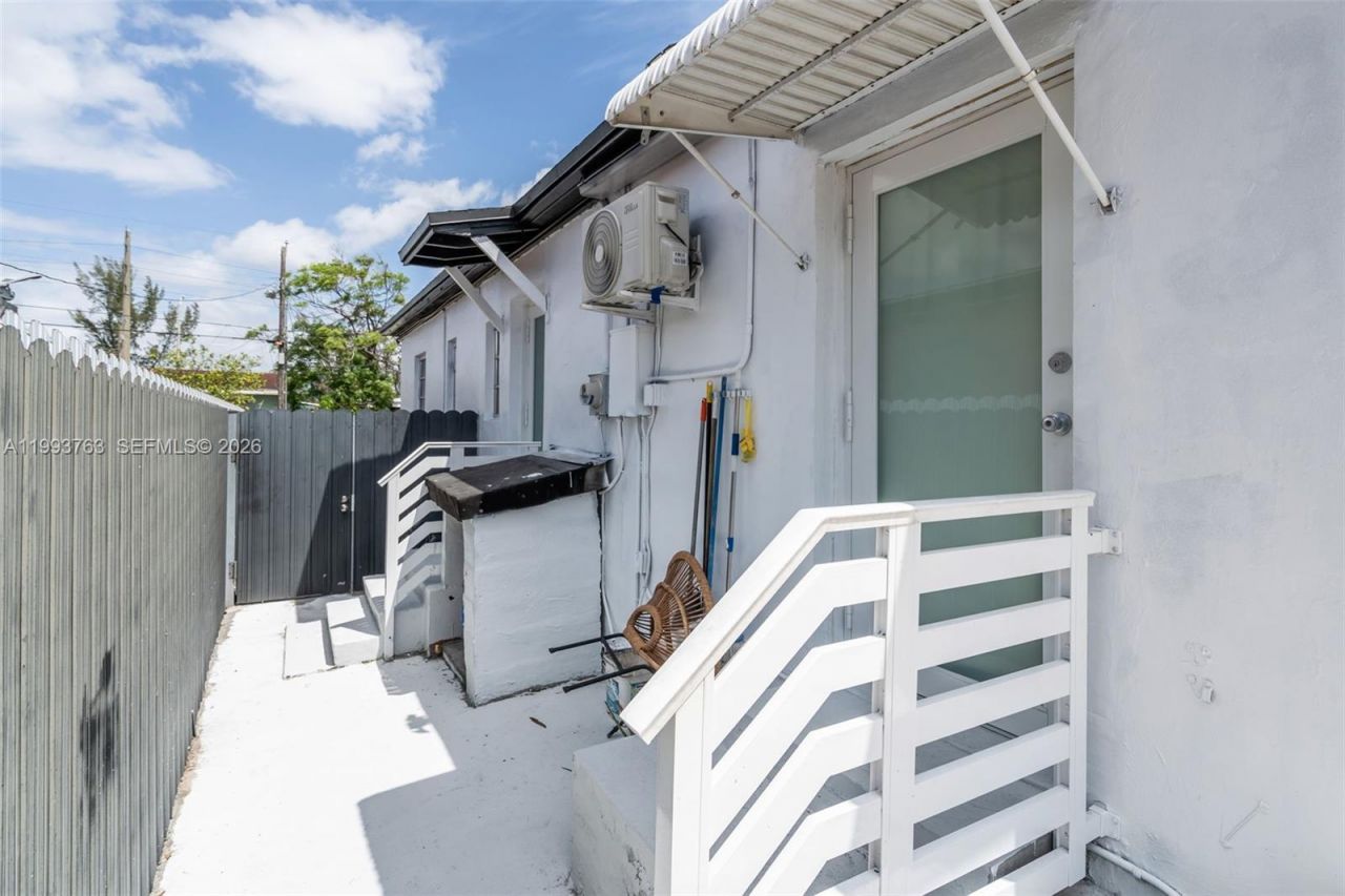 667 E 20th St , Hialeah, FL 33013 Photo