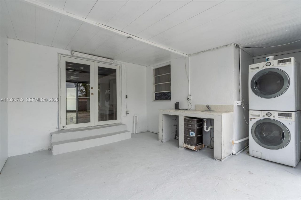 667 E 20th St , Hialeah, FL 33013 Photo